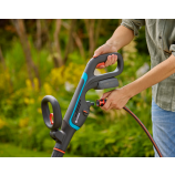 Gardena akutoitega mitmeotstarbeline puhastusseade AquaBrush patio 03/18V P4A komplekt