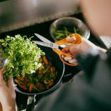 Fiskars köögikäärid, 18 cm 1075051